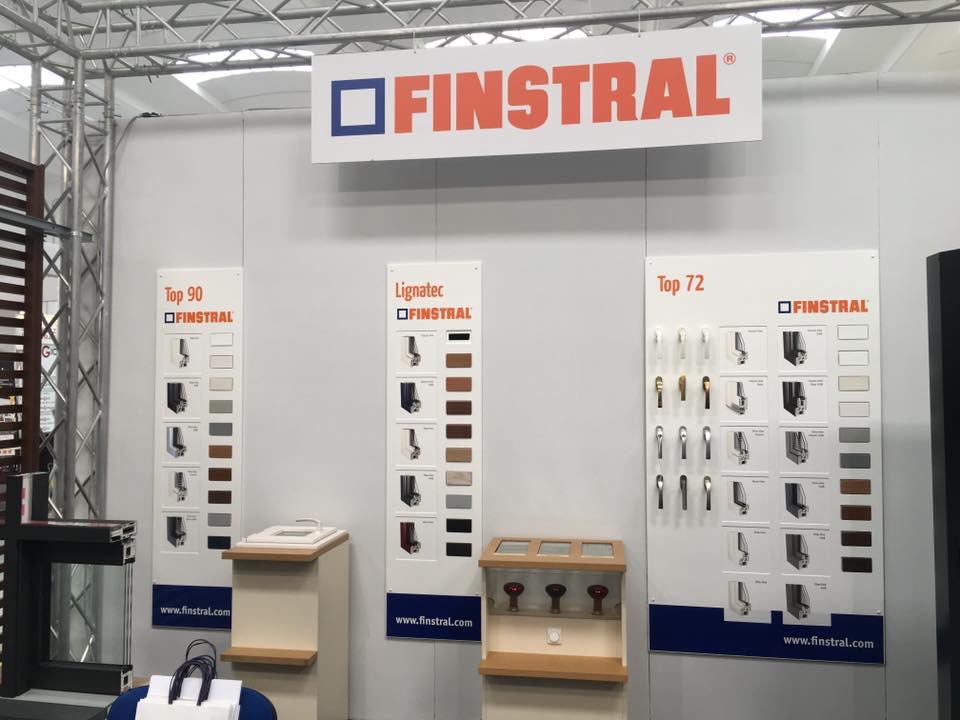 stand FINSTRAL maniglie colori